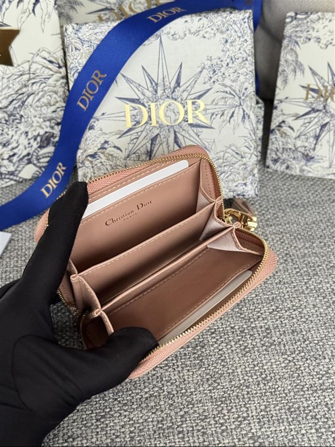 2025228Y270P182136612