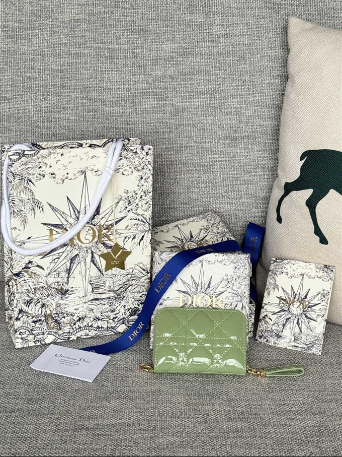 2025228Y270P182136675