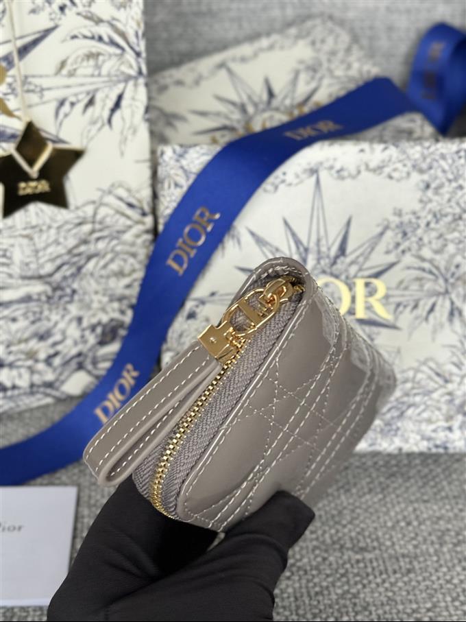 2025228Y270P18213723