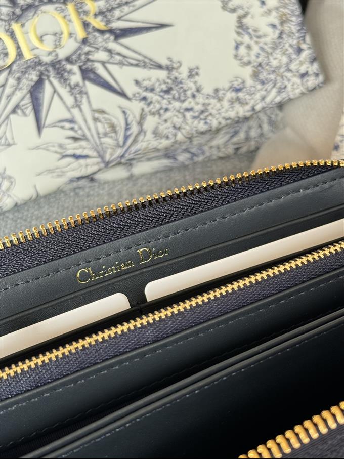 2025228Y270P182137325