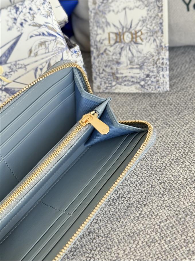 2025228Y310P182139184