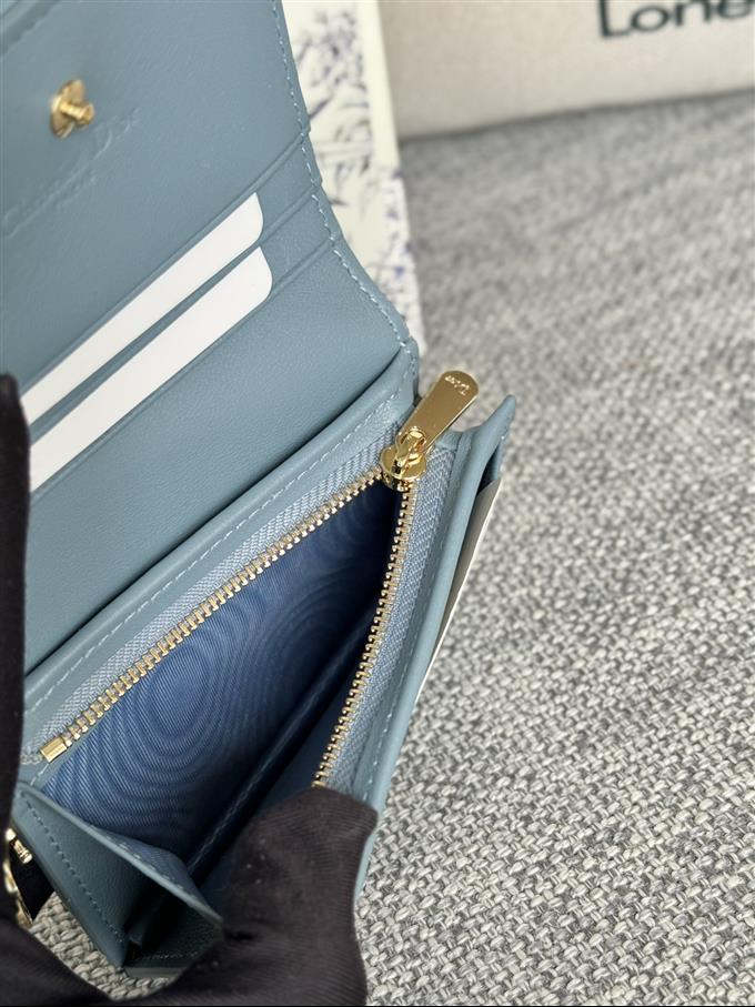 2025228Y310P20379468