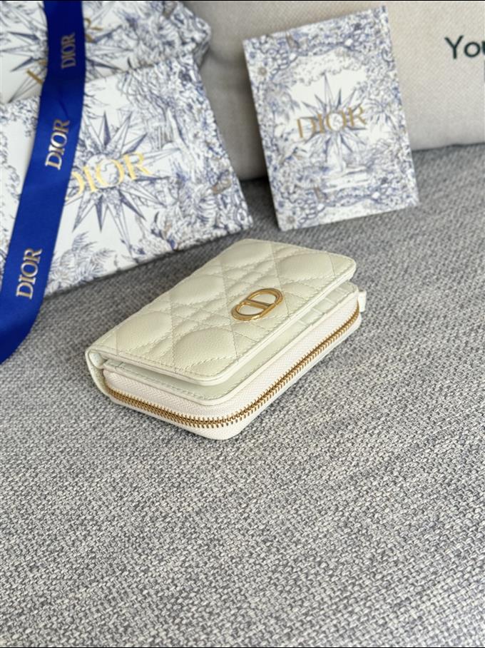 2025228Y330P203712787