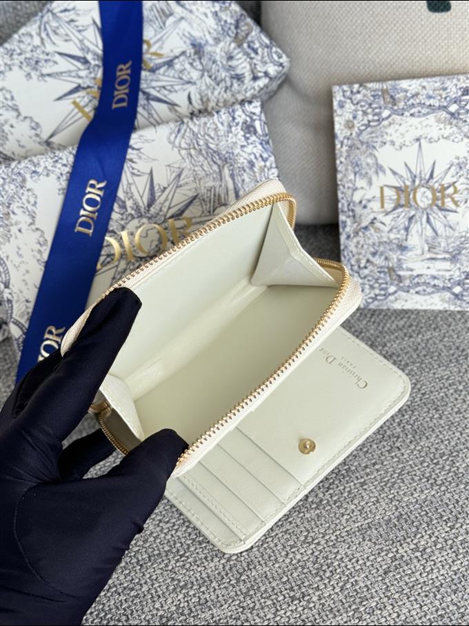 2025228Y330P203712882