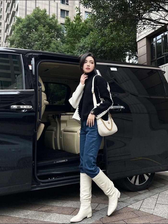 2025210C731817N202158711