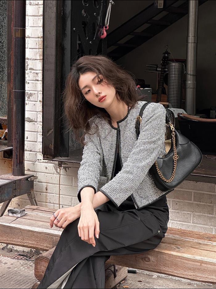 2025210C731817N20215985