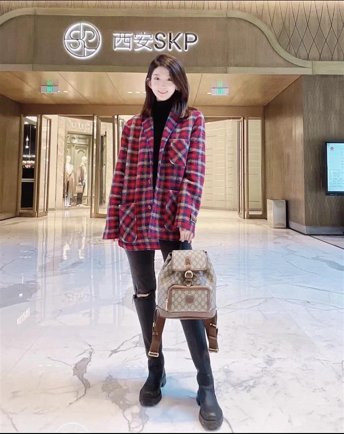 2025210C674147N201240175