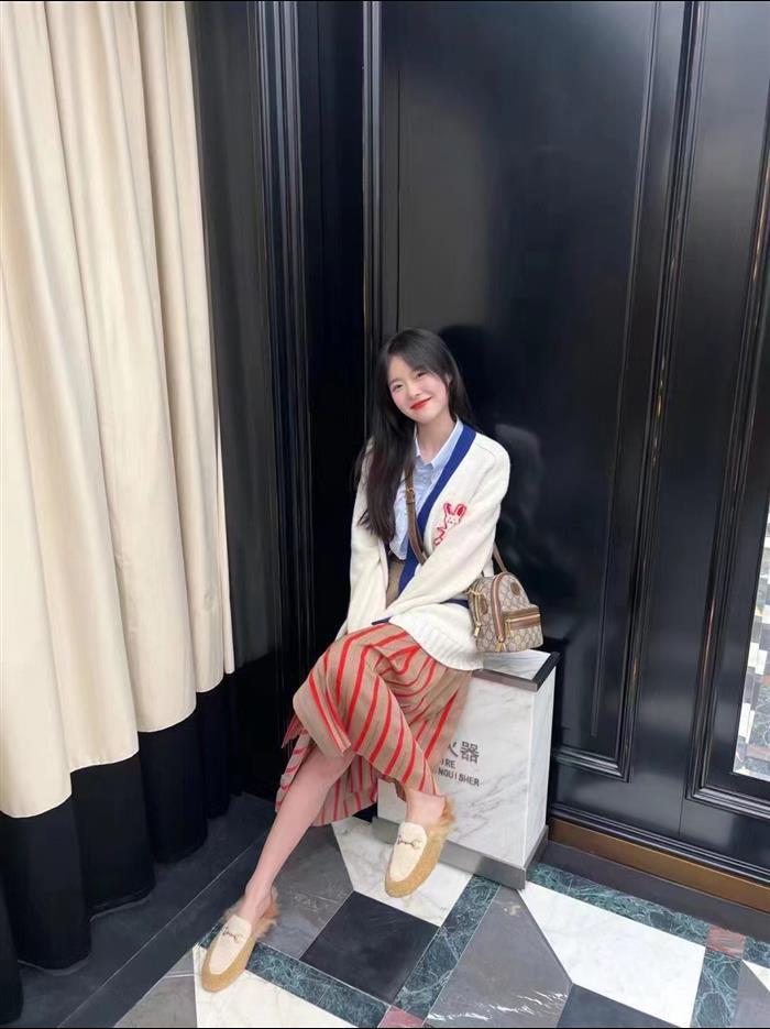 2025210C725654N20124284