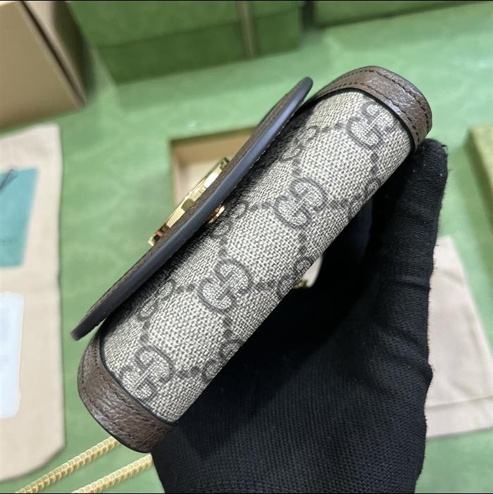 2025210C725219N202117700