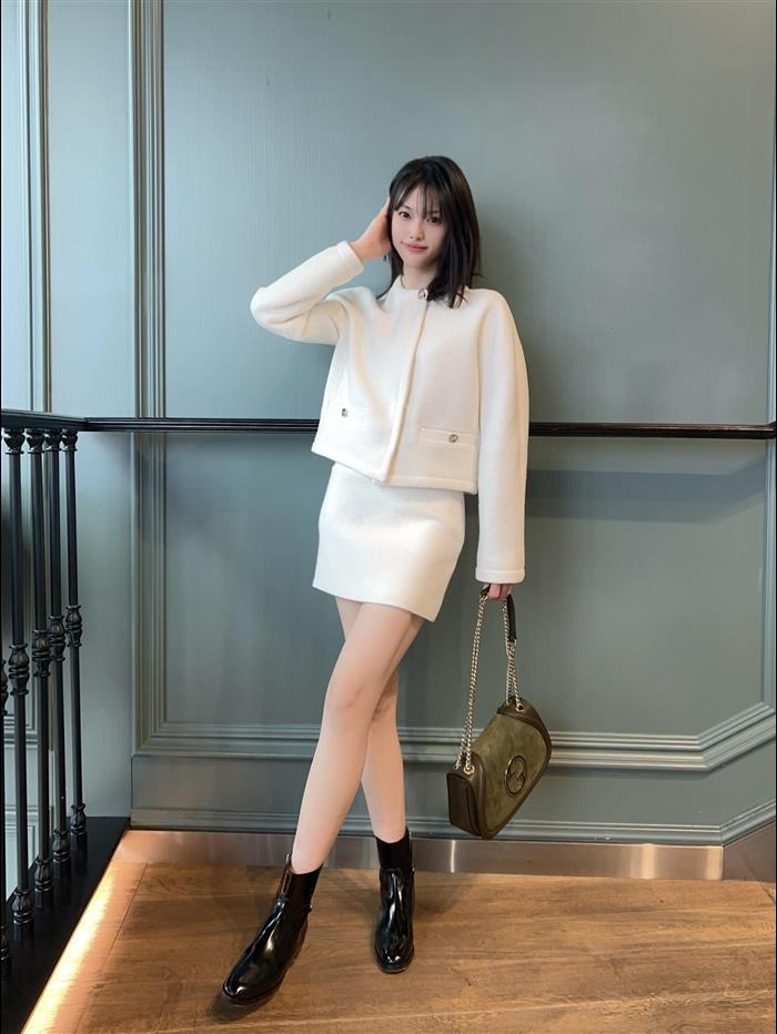 2025210C815715N20213892