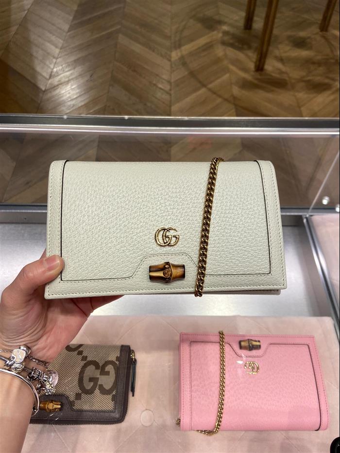 2025210C696817N202044125