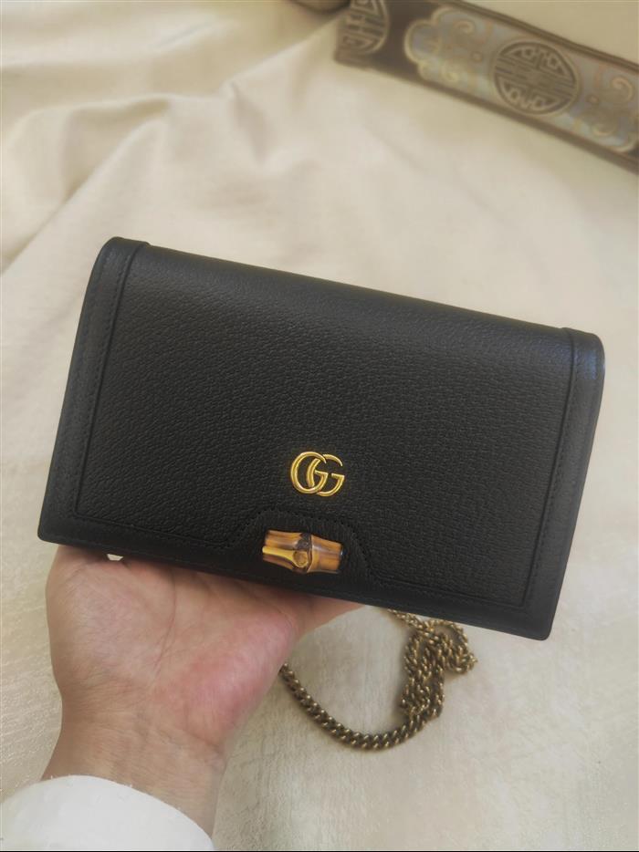 2025210C696817N202044172