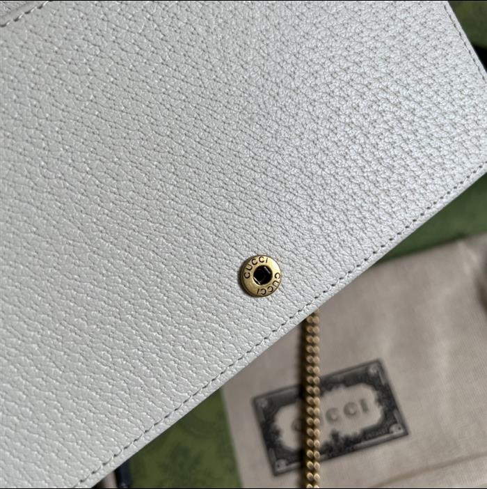 2025210C696817N202044299