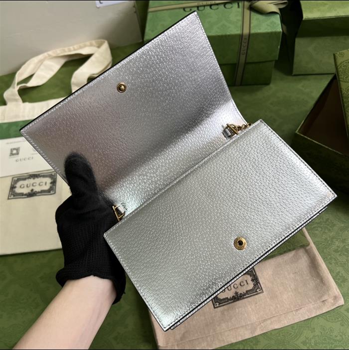 2025210C696817N202044361