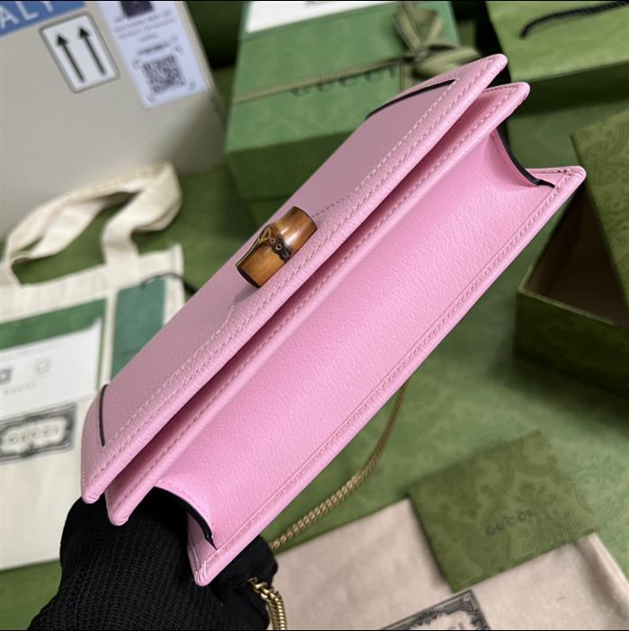 2025210C696817N202044553