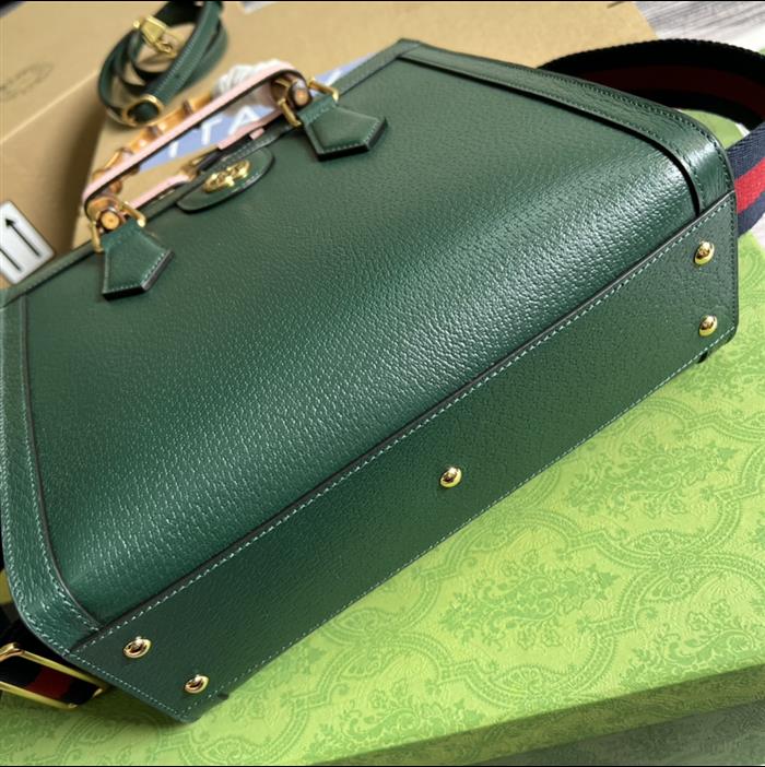 2025210C702721N20204587