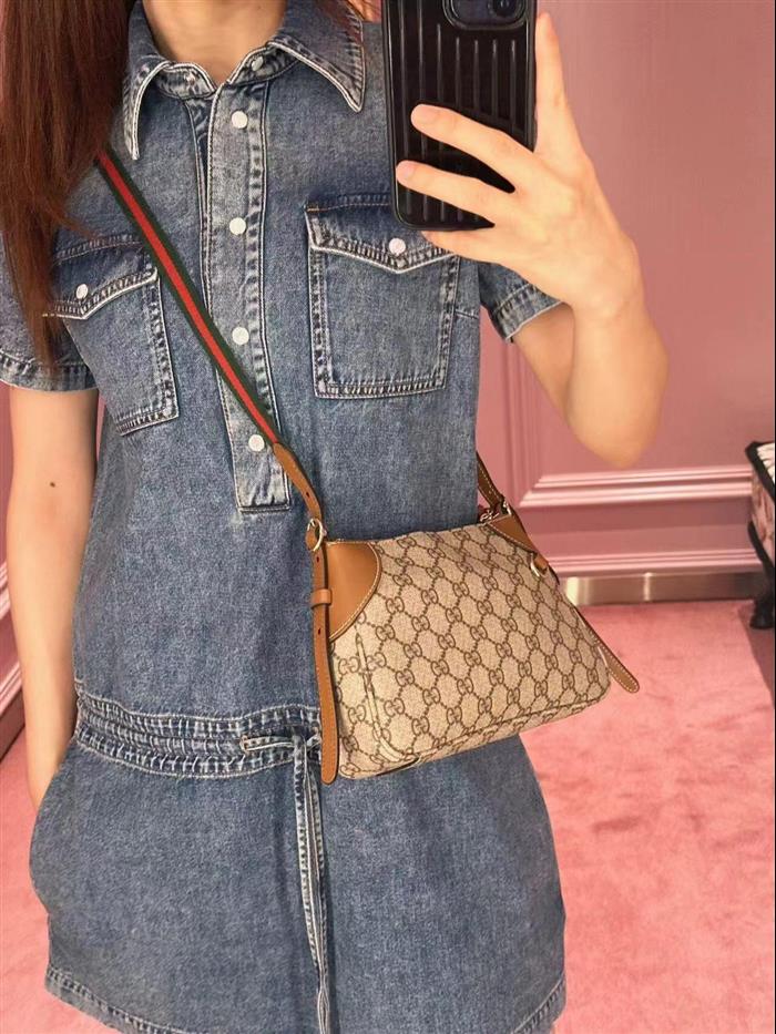 2025210C815218N202227112