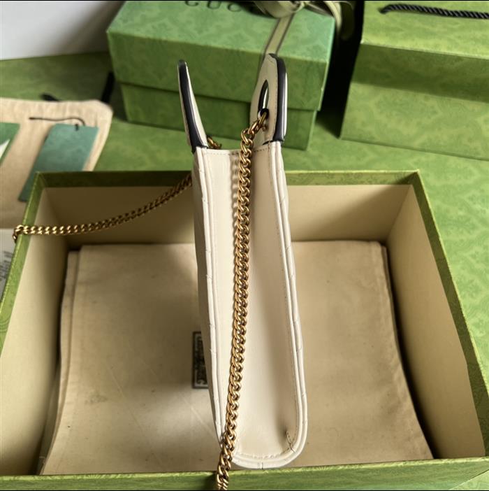 2025210C699756N201247218