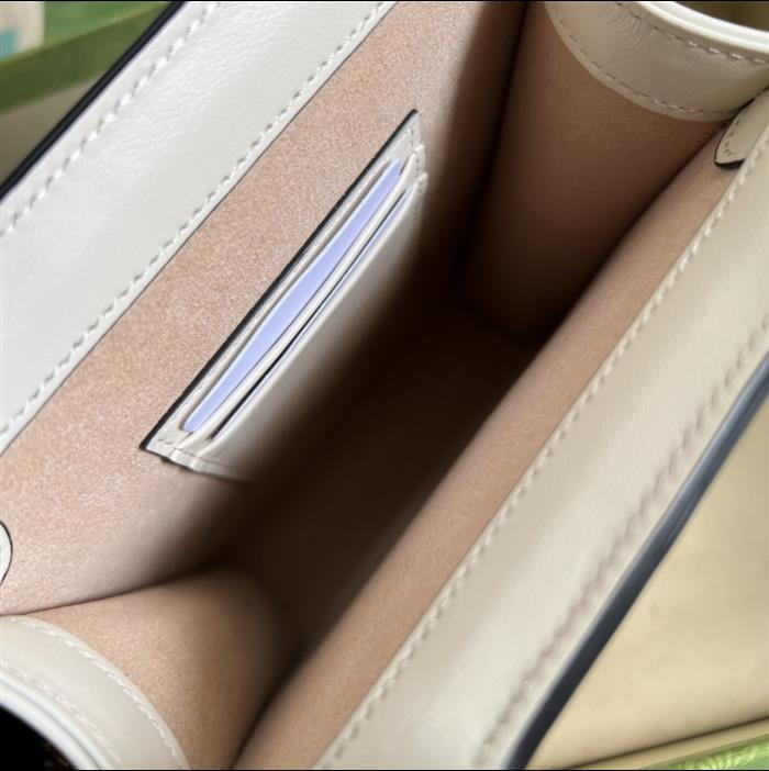 2025210C699756N201247297