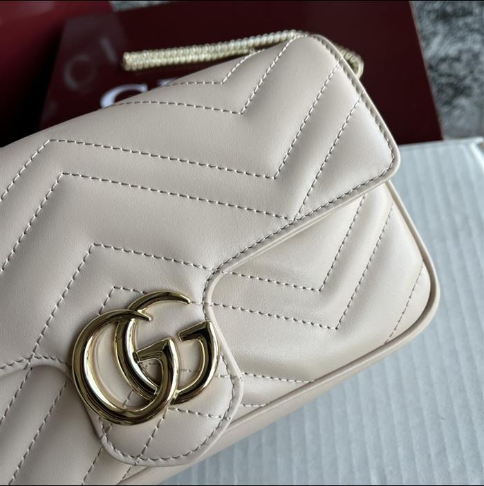 2025210C751526N201815670