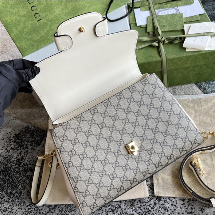 2025210C702049N20195565