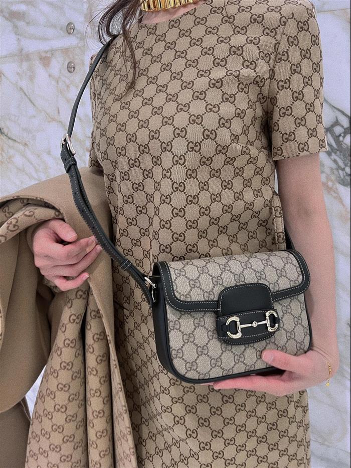 2025210C815205N20206493