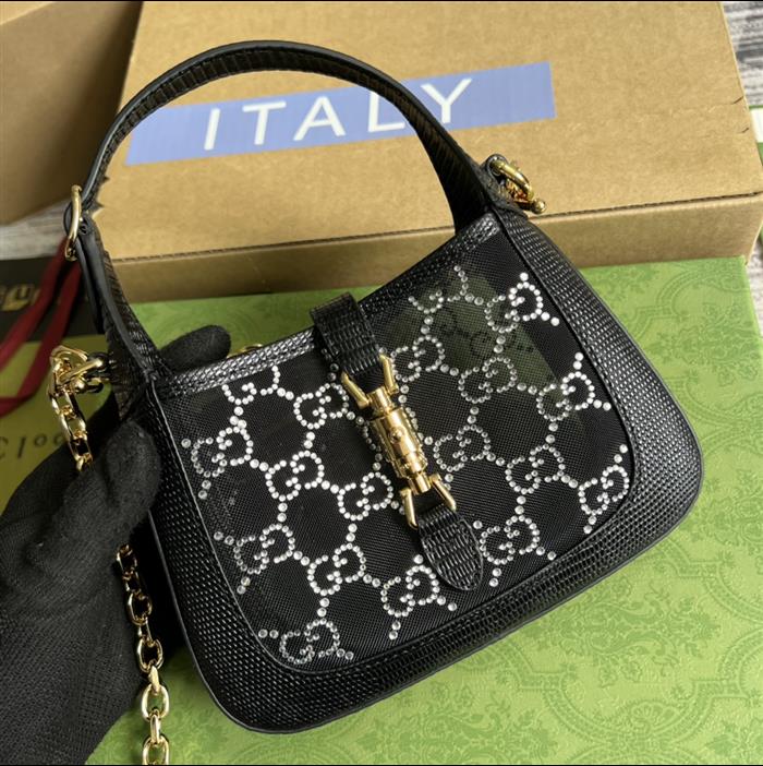 2025210C677027N202011976