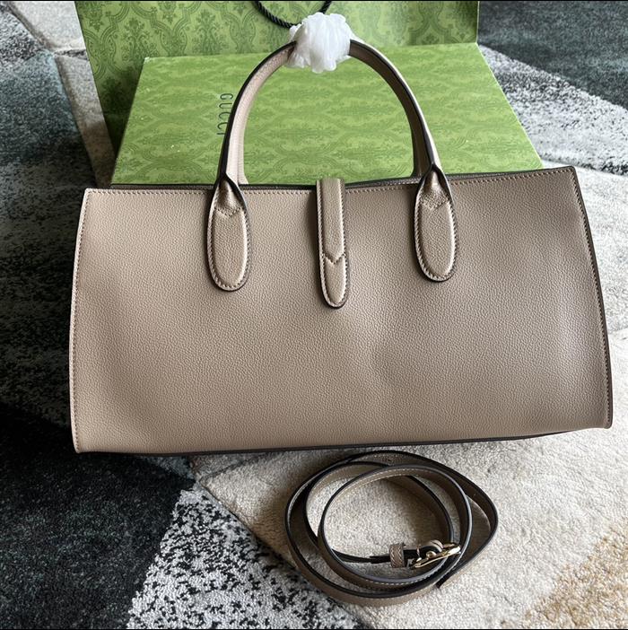 2025210C795282N202028409