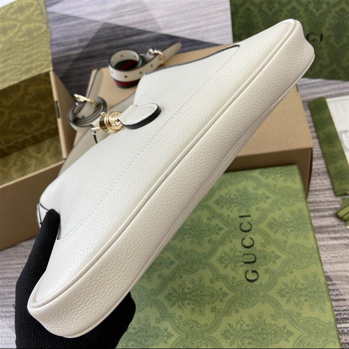 2025210C810232N202031833