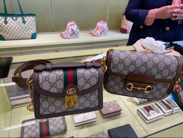 2025210C696180N201823917