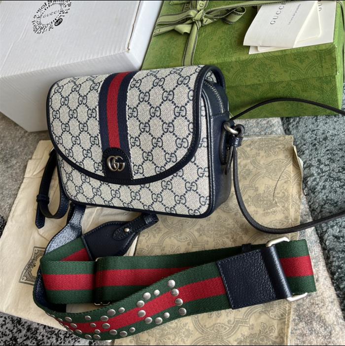 2025210C722117N201827820