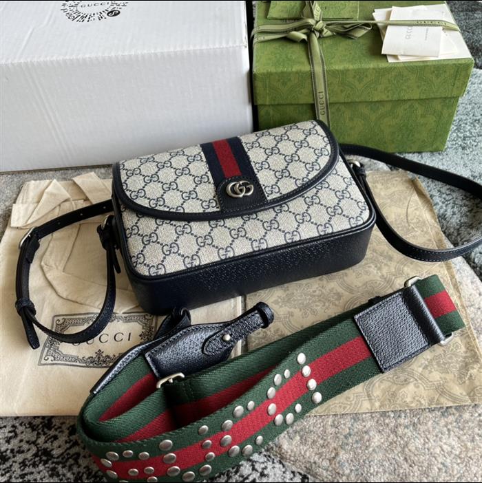 2025210C722117N201827835