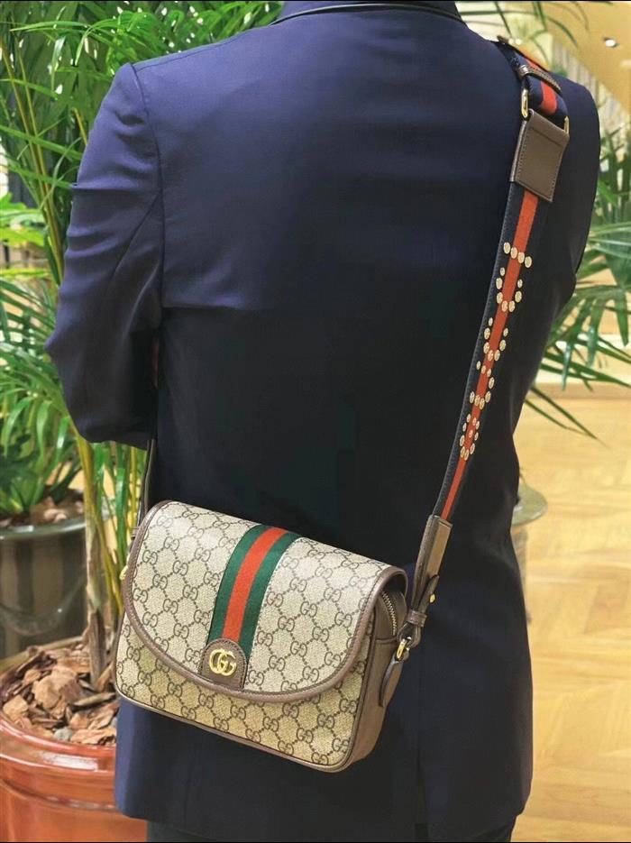 2025210C722117N201827946