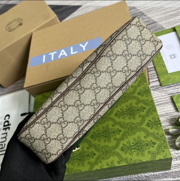 2025210C735132N201837512