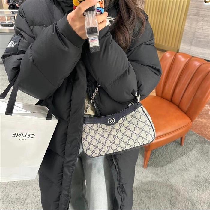 2025210C735132N201838420