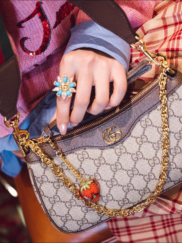 2025210C735132N201838778