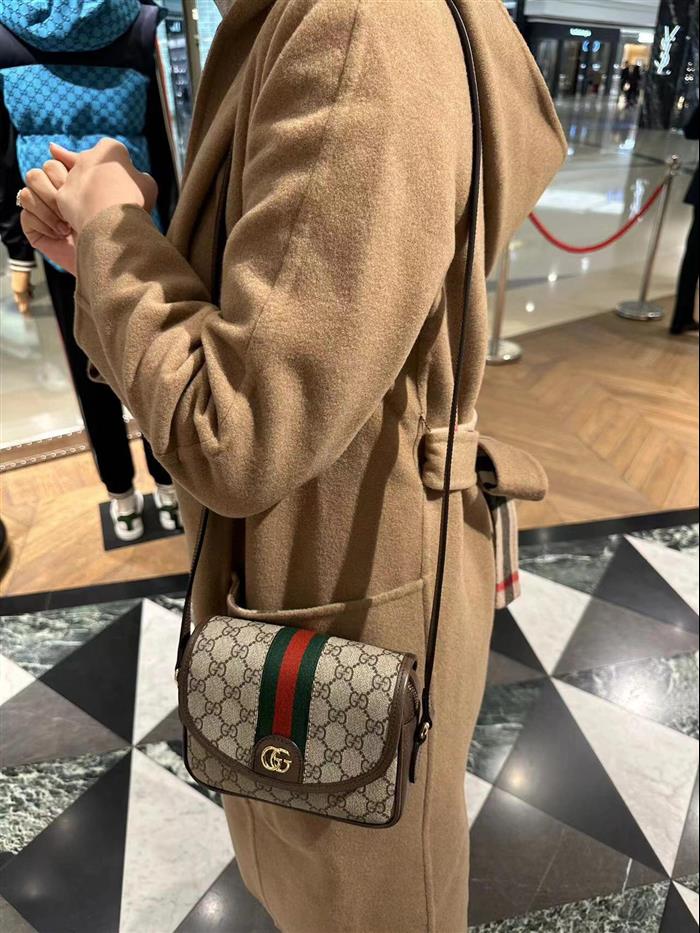 2025210C772239N201852412