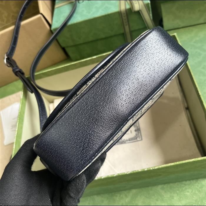 2025210C772239N201852676