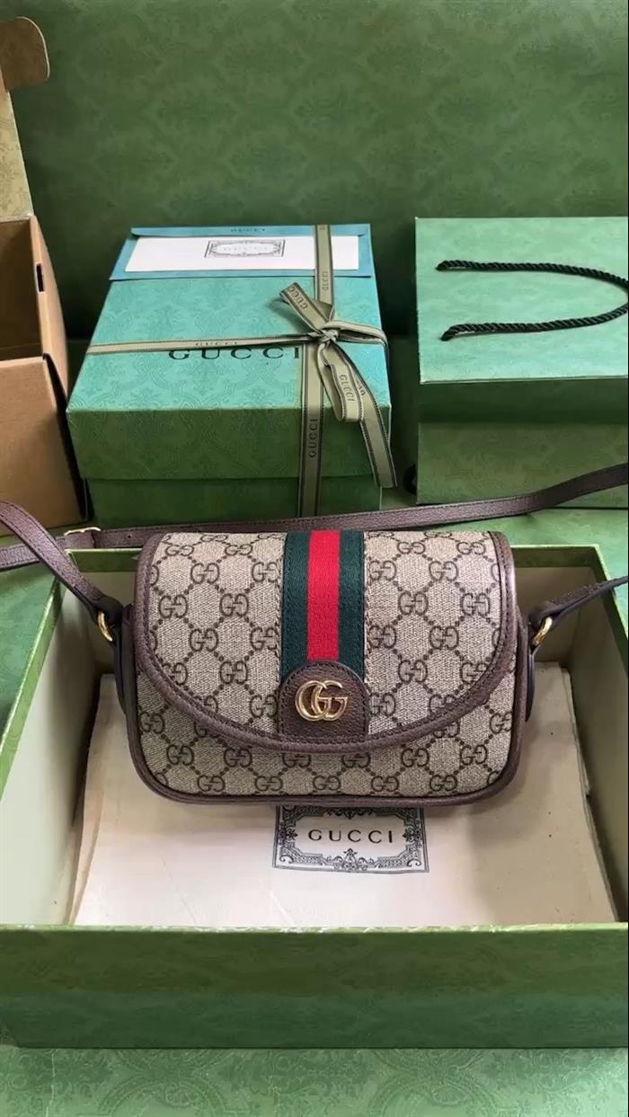 2025210C772239N201852770