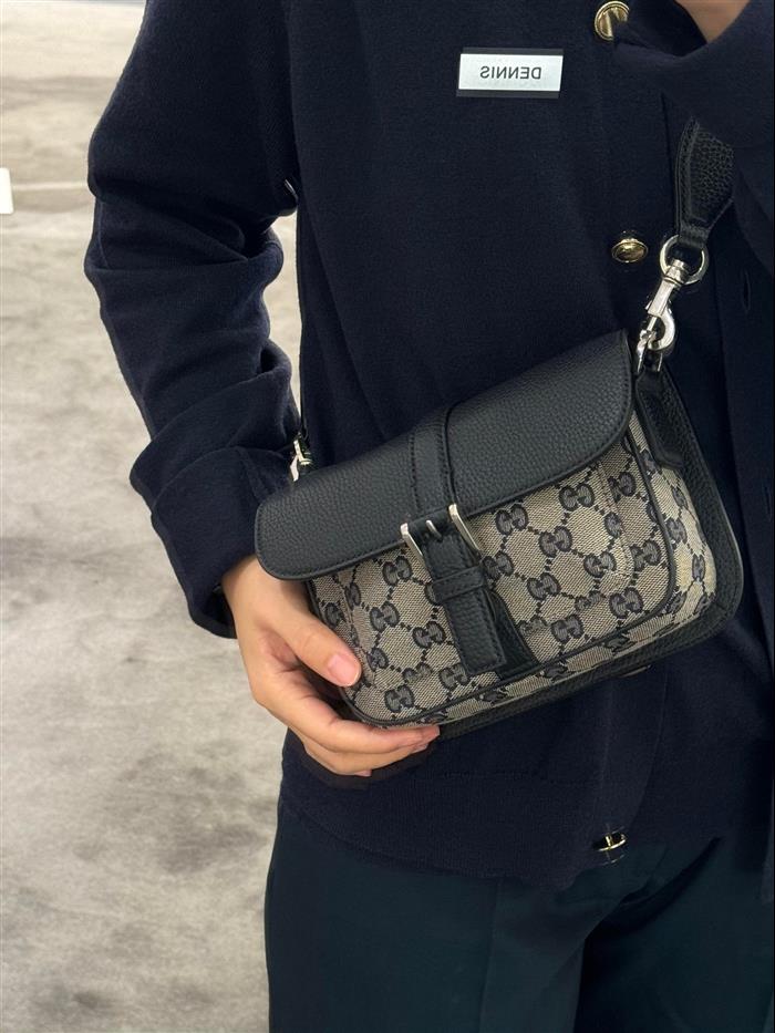 2025210C795213N20215686