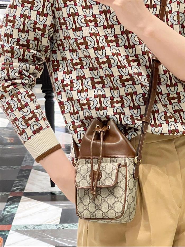 2025210C746303N201918775