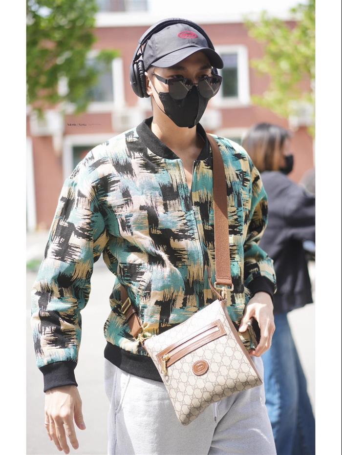 2025210C681021N201915694