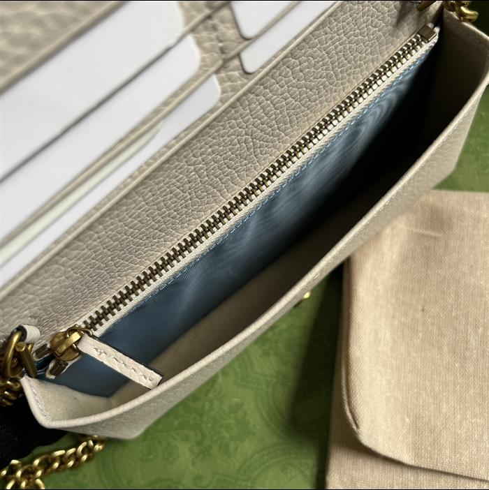 2025210C746056N201917897