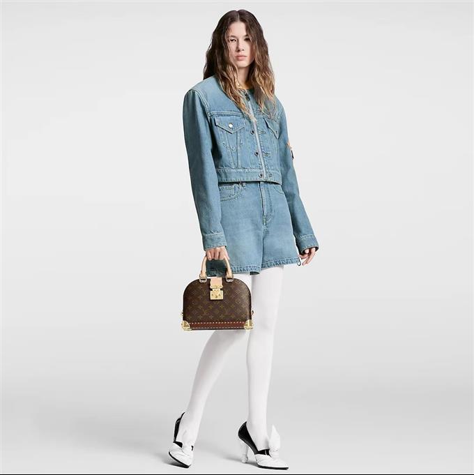 2025224M11114115926581