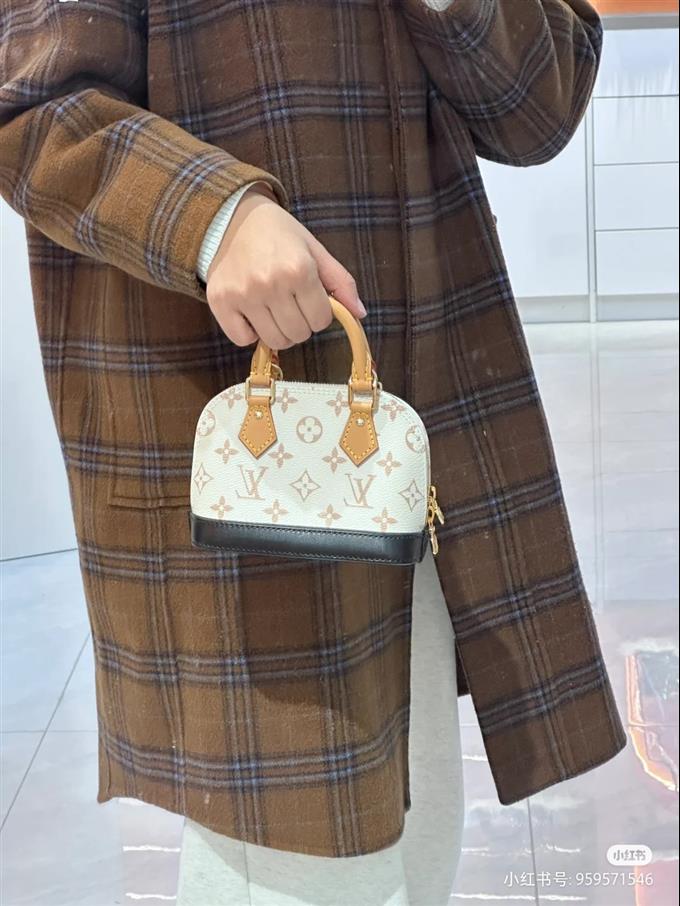 2025224M468951159312