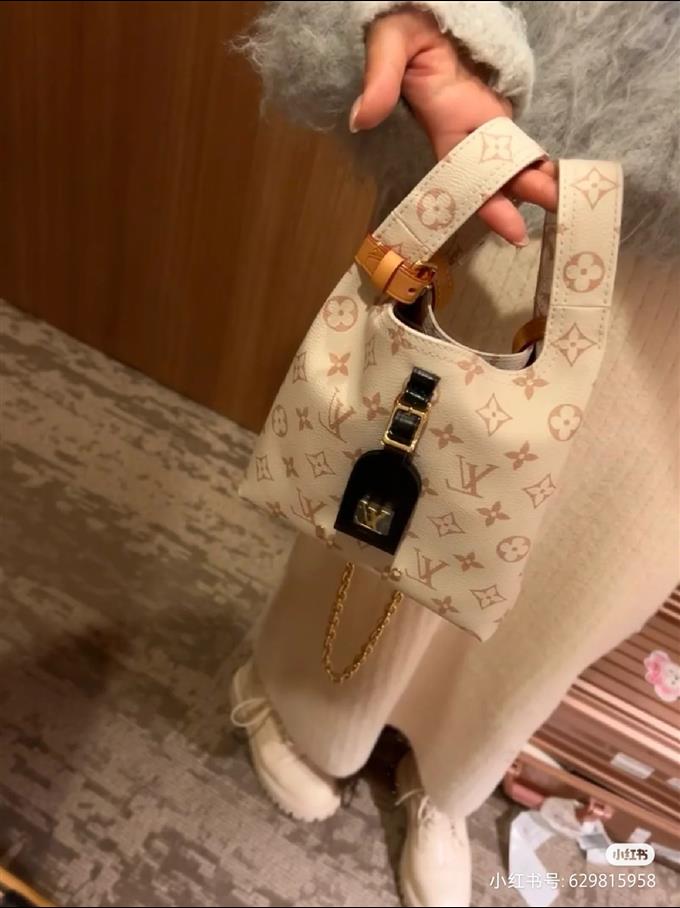 2025224M2440811125371