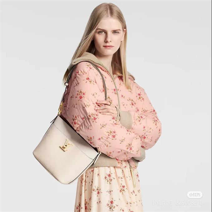 2025224M24638103431752