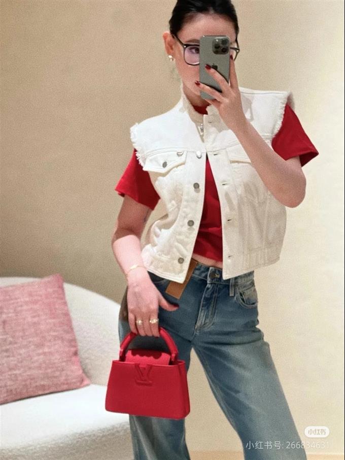 2025224M117989489279