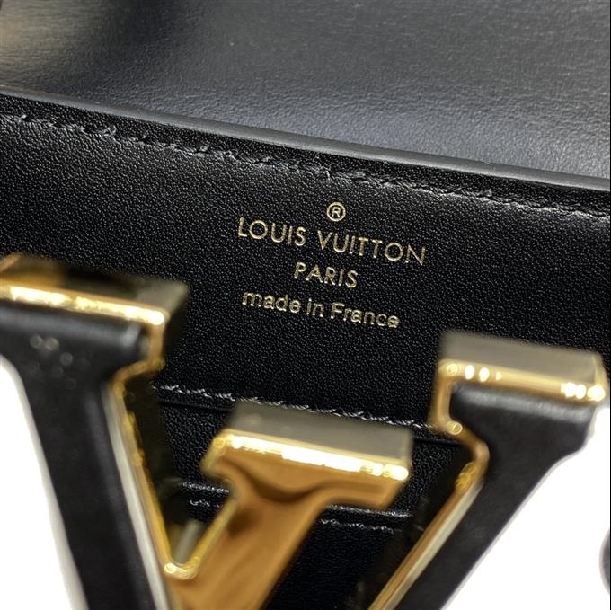 2025224M2037294842576