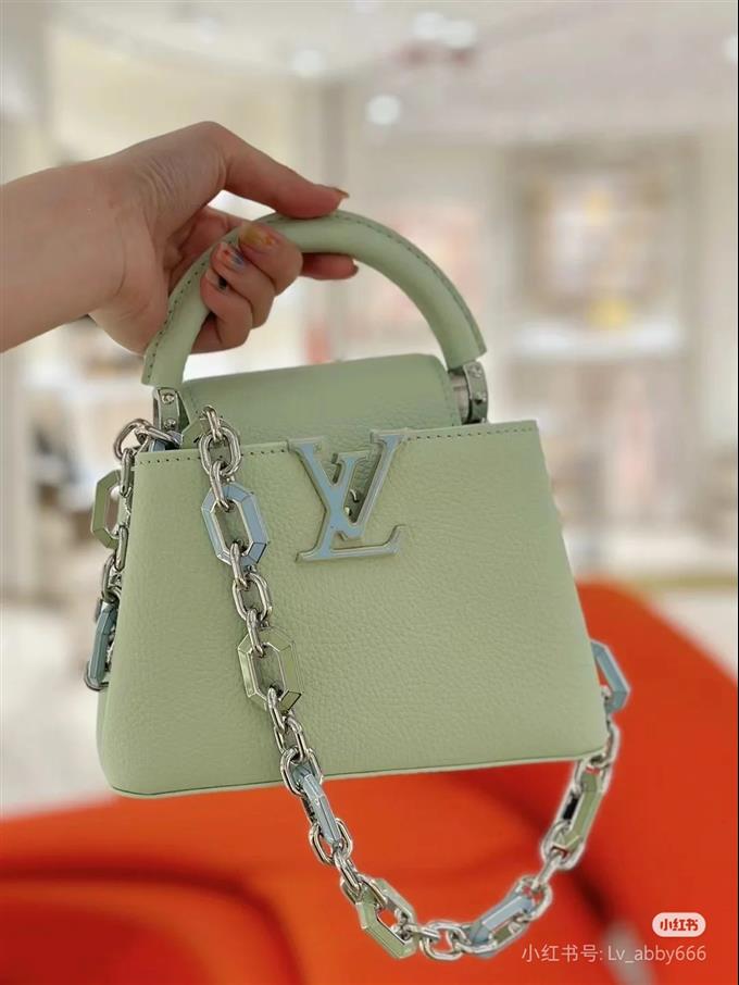 2025224M2468394819510